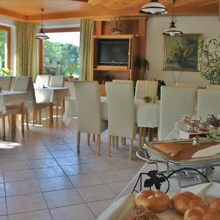 Gasthof-pension Zum Haugstein - Familie Eder Pensión